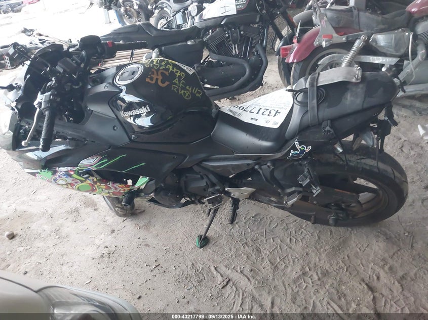 2025 Kawasaki Ex650 R VIN: ML5EXER16SDAF4112 Lot: 43217799