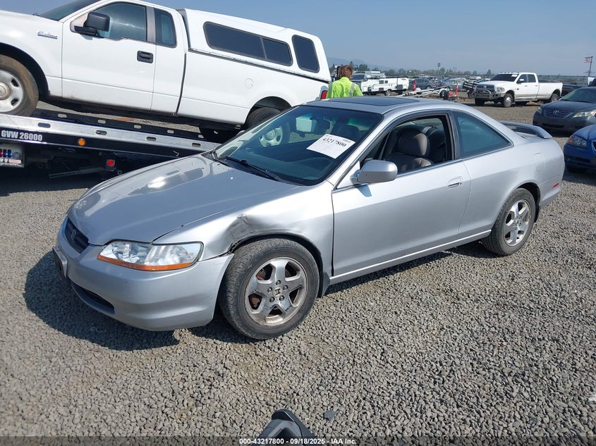 1HGCG2259YA021479 2000 HONDA ACCORD photo no. 2