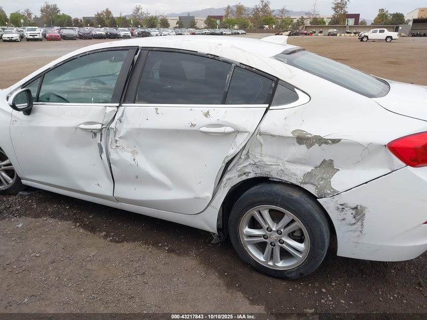 2017 Chevrolet Cruze Lt Auto VIN: 3G1BE5SM8HS570400 Lot: 43217843