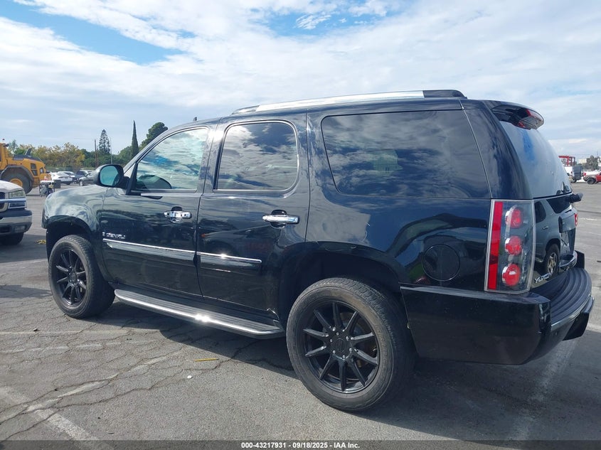 2008 GMC Yukon Denali VIN: 1GKFK63858J245234 Lot: 43217931