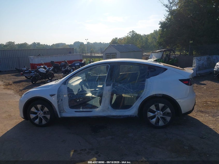 2023 Tesla Model Y Awd/Long Range Dual Motor All-Wheel Drive VIN: 7SAYGAEEXPF589727 Lot: 43218090