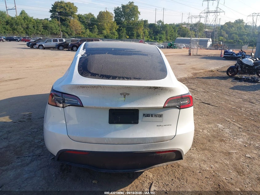 2023 Tesla Model Y Awd/Long Range Dual Motor All-Wheel Drive VIN: 7SAYGAEEXPF589727 Lot: 43218090