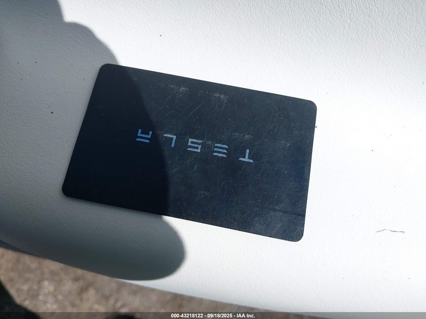 2023 Tesla Model X Plaid Tri Motor All-Wheel Drive VIN: 7SAXCBE69PF429215 Lot: 43218122