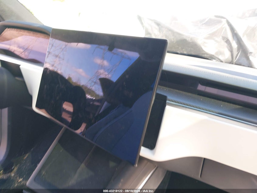 2023 Tesla Model X Plaid Tri Motor All-Wheel Drive VIN: 7SAXCBE69PF429215 Lot: 43218122