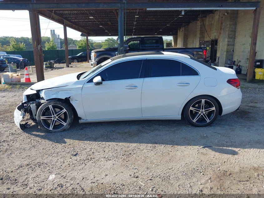 2019 MERCEDES-BENZ A 220 4MATIC WDD3G4FB9KW021721