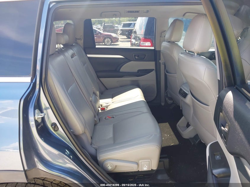 2014 TOYOTA HIGHLANDER LE PLUS V6 - 5TDBKRFH1ES013333