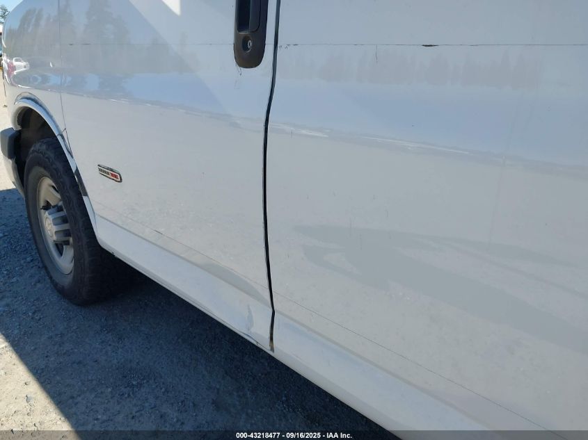 2017 Chevrolet Express 2500 Work Van VIN: 1GCWGAF15H1350631 Lot: 43218477