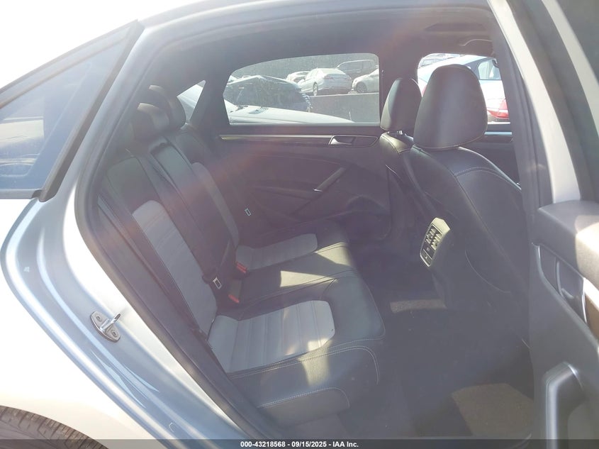 2018 Volkswagen Passat 3.6L V6 Gt VIN: 1VWJM7A39JC035613 Lot: 43218568