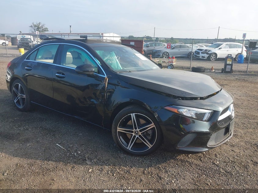 2022 MERCEDES-BENZ A 220 4MATIC - W1K3G4FB4NJ351803