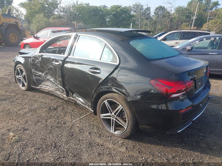 2022 MERCEDES-BENZ A 220 4MATIC - W1K3G4FB4NJ351803