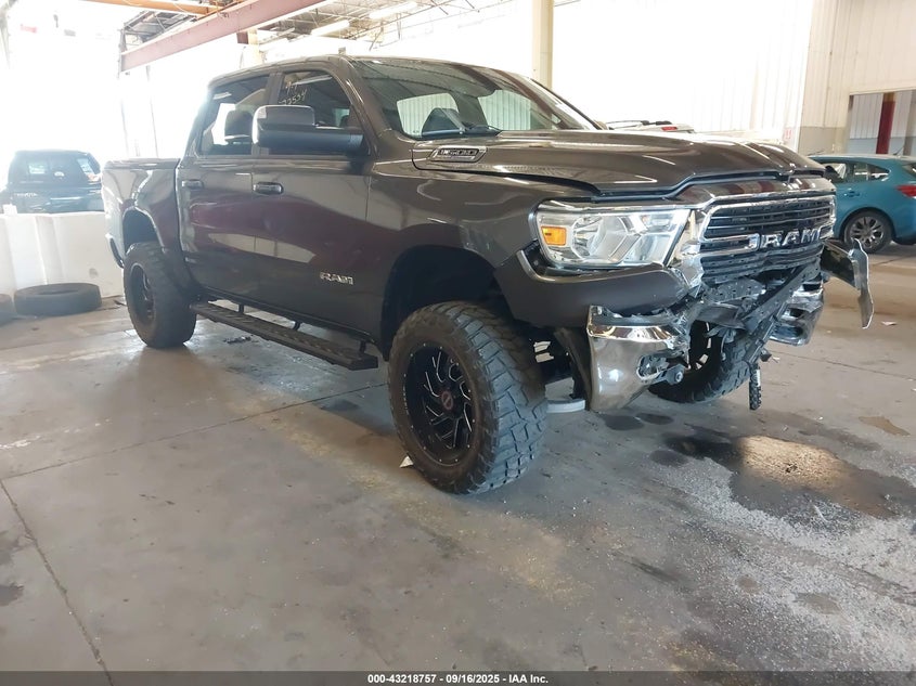 RAM 1500 BIG HORN 4X4 5 7 BOX
