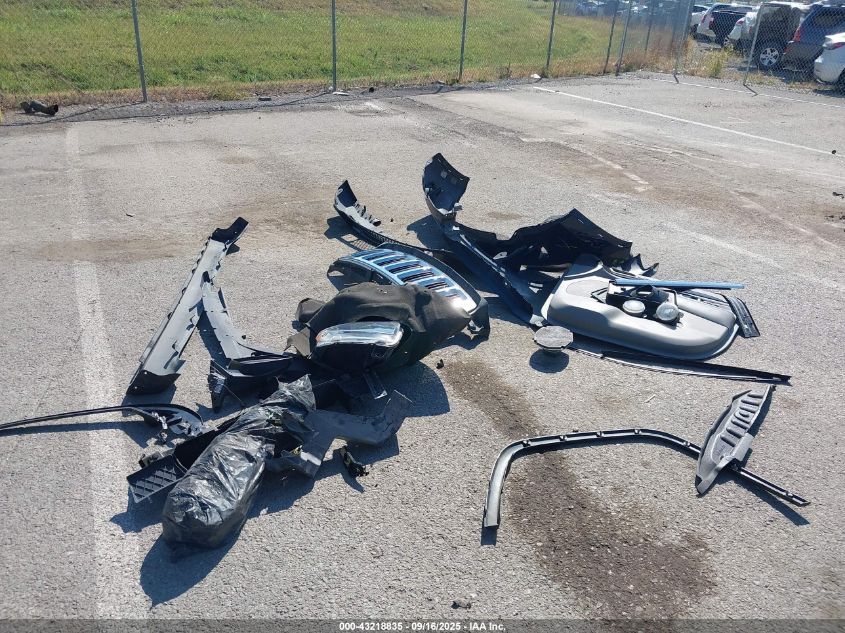 2011 Jeep Grand Cherokee Laredo VIN: 1J4RR4GG6BC701127 Lot: 43218835