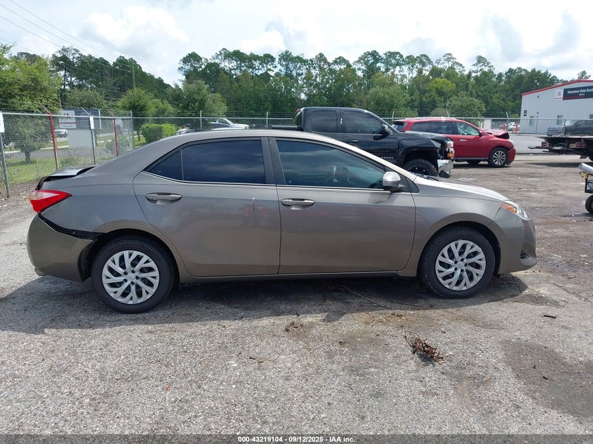 2017 Toyota Corolla Le VIN: 5YFBURHE2HP710942 Lot: 43219104