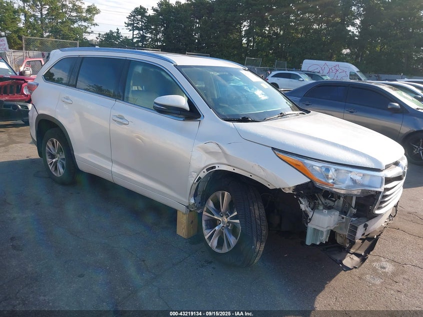 TOYOTA HIGHLANDER XLE V6