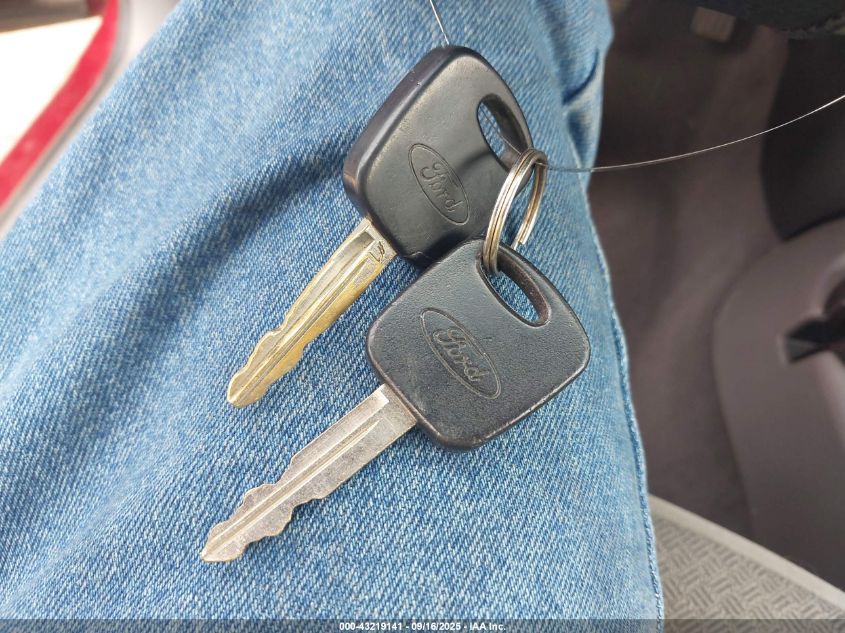 2000 Ford Focus Zx3 VIN: 3FAHP3137YR198361 Lot: 43219141