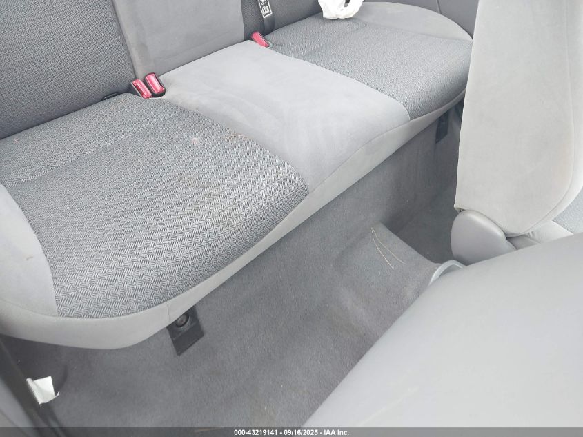 2000 Ford Focus Zx3 VIN: 3FAHP3137YR198361 Lot: 43219141