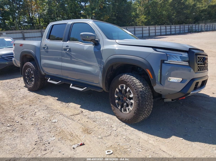 NISSAN FRONTIER PRO-4X 4X4