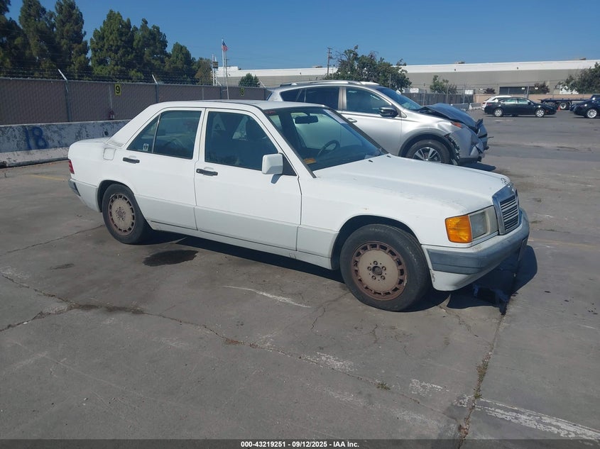 WDBDA28D6NF955504 MERCEDES-BENZ 190 Photo 1