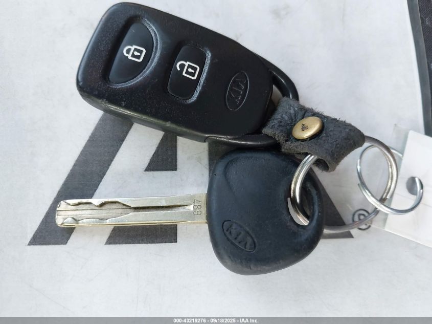 2011 Kia Sorento Lx VIN: 5XYKT3A10BG127661 Lot: 43219276