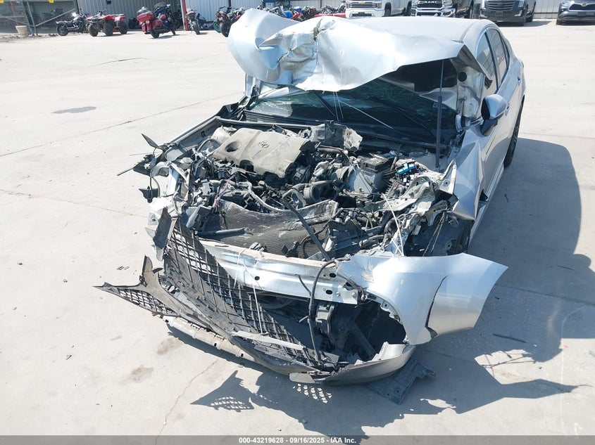 2019 TOYOTA CAMRY SE 4T1B11HK0KU690552