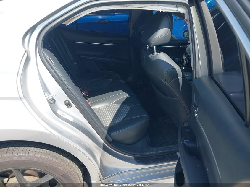 2019 TOYOTA CAMRY SE 4T1B11HK0KU690552