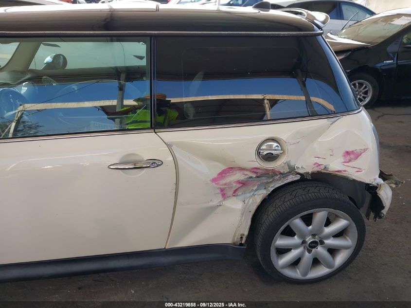 2006 Mini Cooper S VIN: WMWRE33586TJ37502 Lot: 43219858