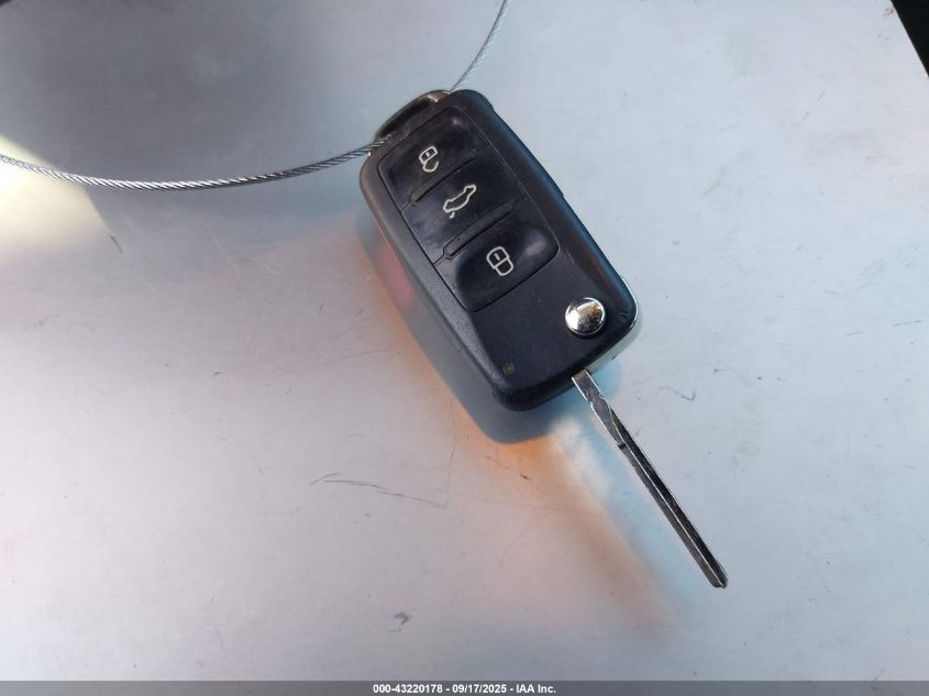 2015 Volkswagen Passat 1.8T Wolfsburg Edition VIN: 1VWAT7A33FC078550 Lot: 43220178