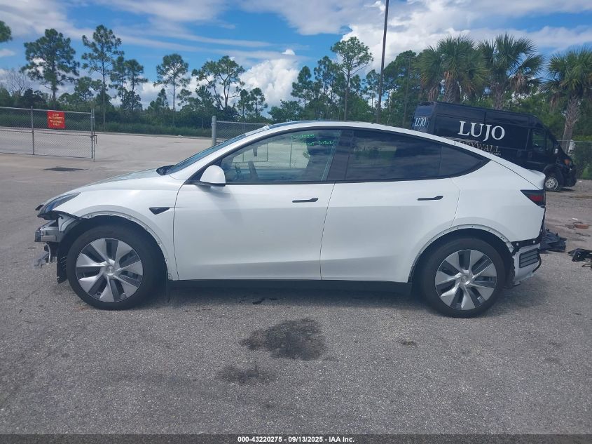 2024 Tesla Model Y Long Range Dual Motor All-Wheel Drive VIN: 7SAYGDEE1RA269794 Lot: 43220275