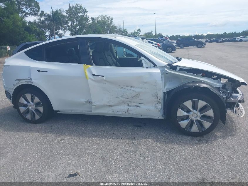 2024 Tesla Model Y Long Range Dual Motor All-Wheel Drive VIN: 7SAYGDEE1RA269794 Lot: 43220275