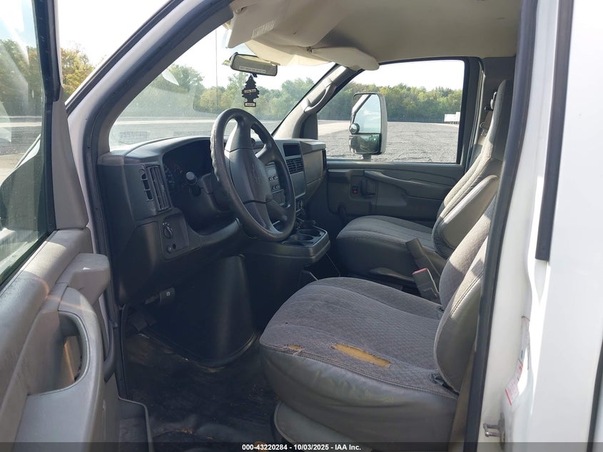 1GBJG31U071163694 2007 CHEVROLET EXPRESS photo no. 3