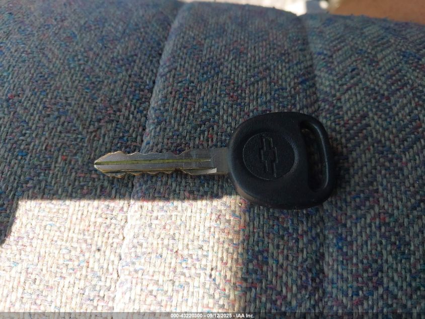 2007 Chevrolet Express Cutaway Work Van VIN: 1GBHG31V671223758 Lot: 43220300