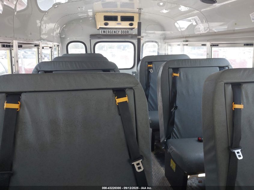 2007 Chevrolet Express Cutaway Work Van VIN: 1GBHG31V671223758 Lot: 43220300