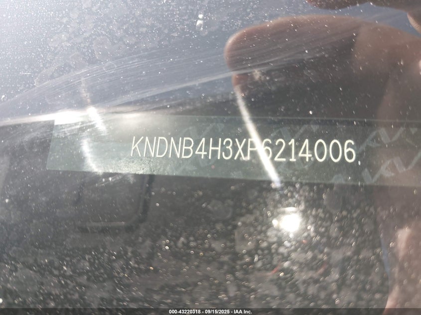 KNDNB4H3XP6214006 2023 KIA CARNIVAL photo no. 9