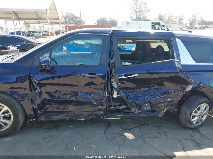 KNDNB4H3XP6214006 2023 KIA CARNIVAL photo no. 15