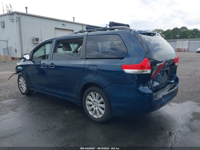 5TDJK3DC1CS042991 2012 TOYOTA SIENNA photo no. 3