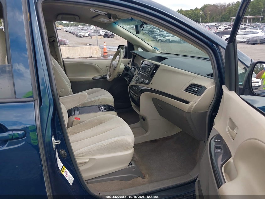 5TDJK3DC1CS042991 2012 TOYOTA SIENNA photo no. 5