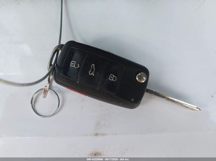 2013 Volkswagen Passat 2.5L Se VIN: 1VWBP7A39DC038690 Lot: 43220566