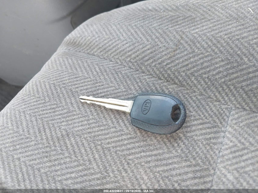 2003 Kia Sedona Ex/Lx VIN: KNDUP131536480058 Lot: 43220631