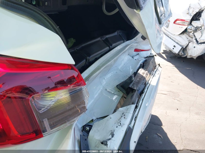 2024 Honda Civic 2.0 Sport White Lot 111043220653 Vin 2HGFE2F55RH530534