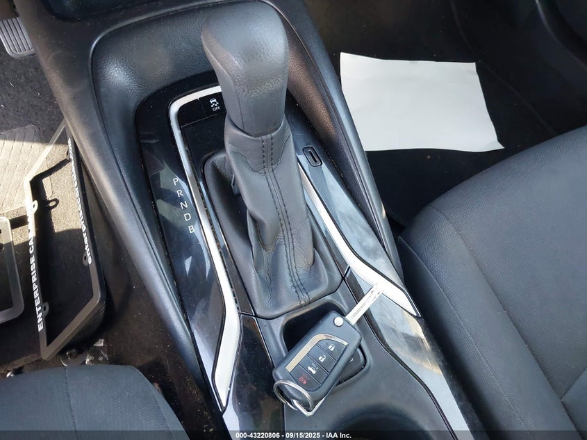 2020 TOYOTA COROLLA LE - JTDEPRAE3LJ024484