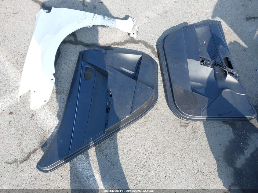 2015 Toyota Corolla S Plus VIN: 5YFBURHE2FP348933 Lot: 43220911