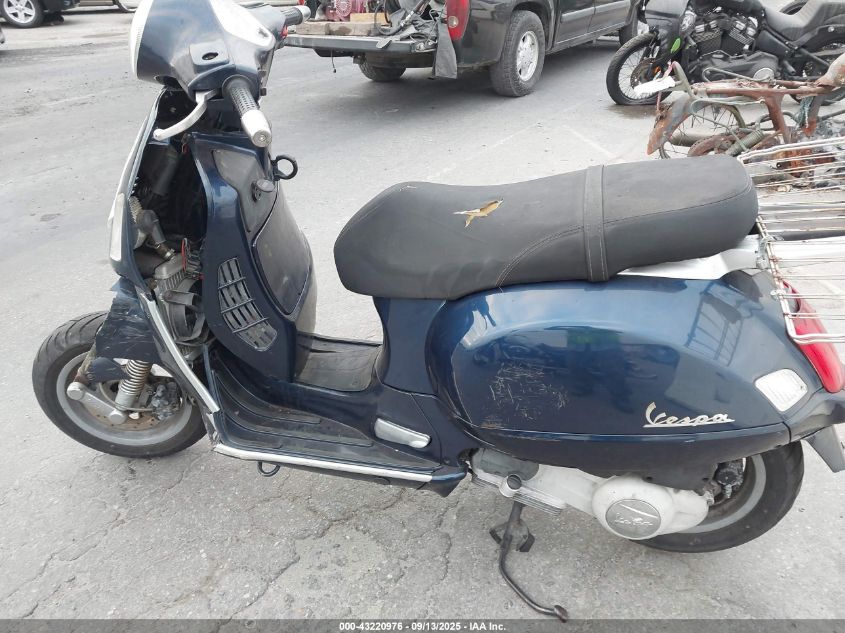 2009 Vespa Granturismo 200 VIN: ZAPM319K695009352 Lot: 43220976