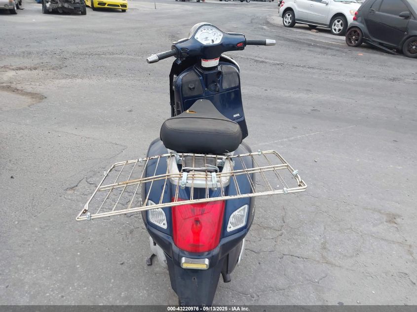 2009 Vespa Granturismo 200 VIN: ZAPM319K695009352 Lot: 43220976