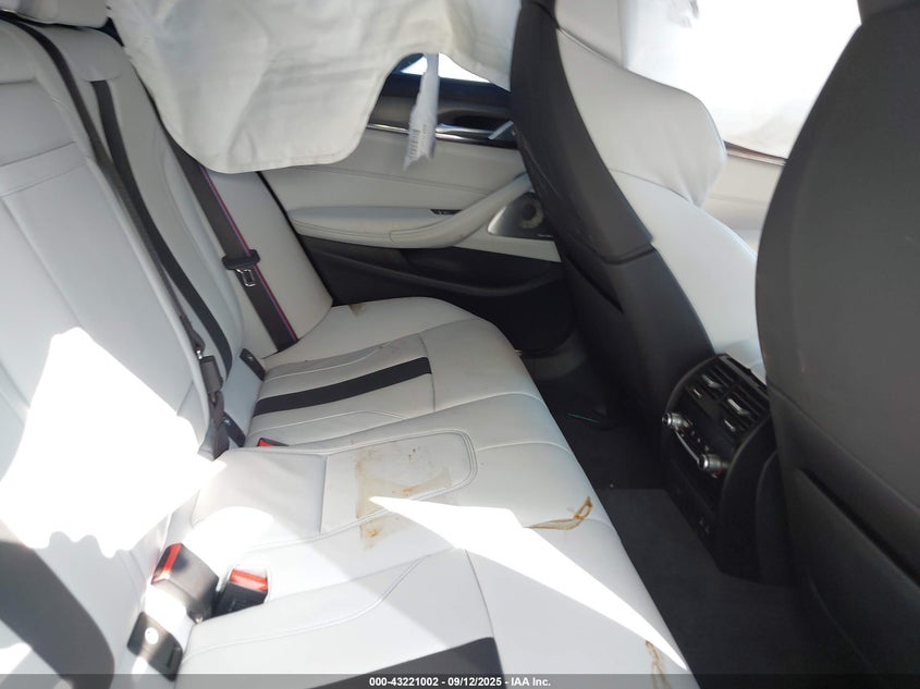 2023 BMW M5 - WBS83CH00PCL70074