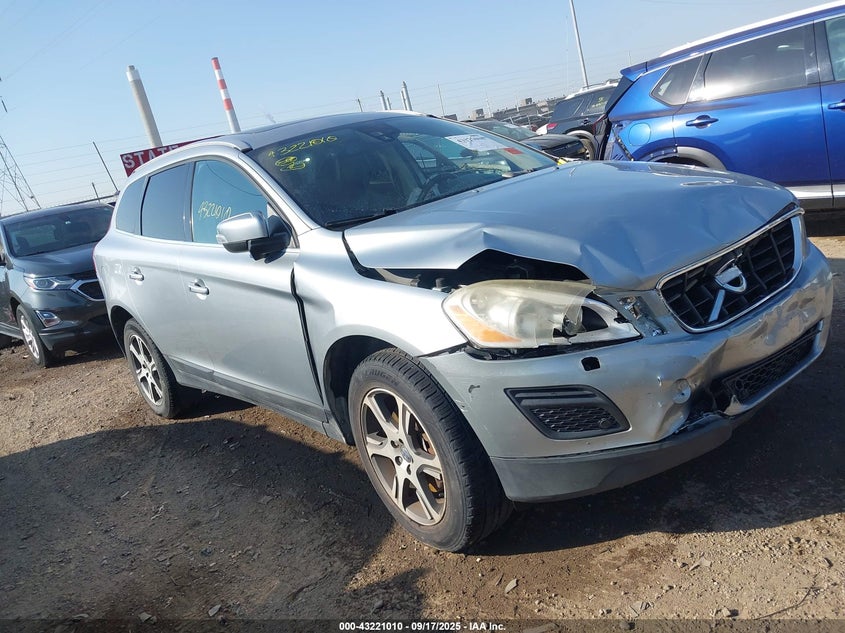 VOLVO XC60 T6/T6 R-DESIGN