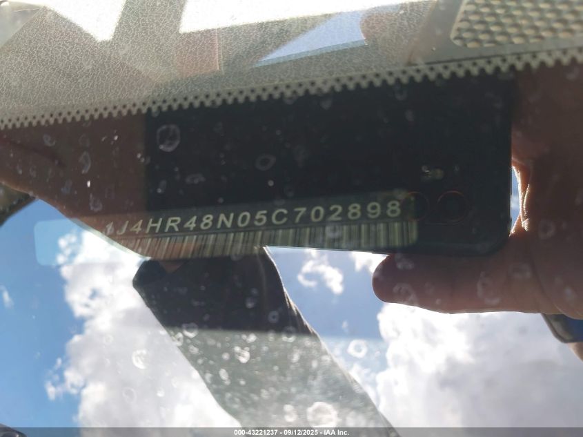 2005 Jeep Grand Cherokee Laredo VIN: 1J4HR48N05C702898 Lot: 43221237