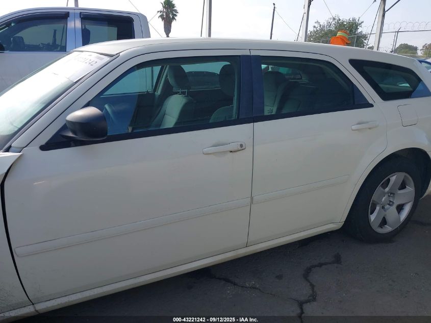 2005 Dodge Magnum Se VIN: 2D8FV48T15H526711 Lot: 43221242