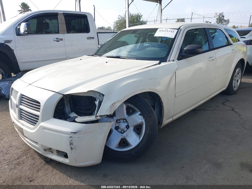 2D8FV48T15H526711 2005 DODGE MAGNUM photo no. 2