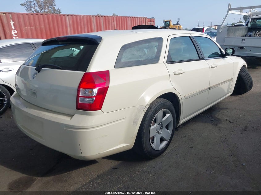 2D8FV48T15H526711 2005 DODGE MAGNUM photo no. 4