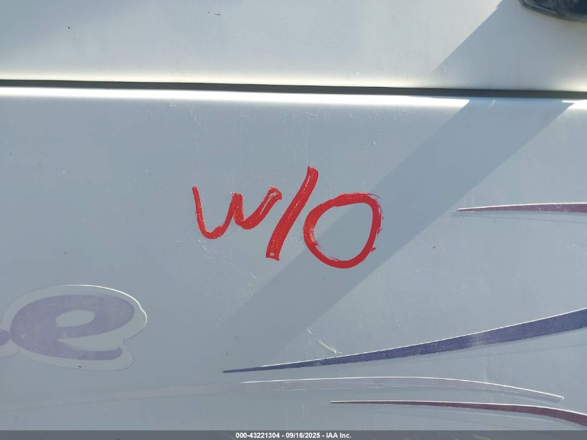 2001 Ford F550 Super Duty Stripped Chass VIN: 1FCMF53SXY0A09004 Lot: 43221304